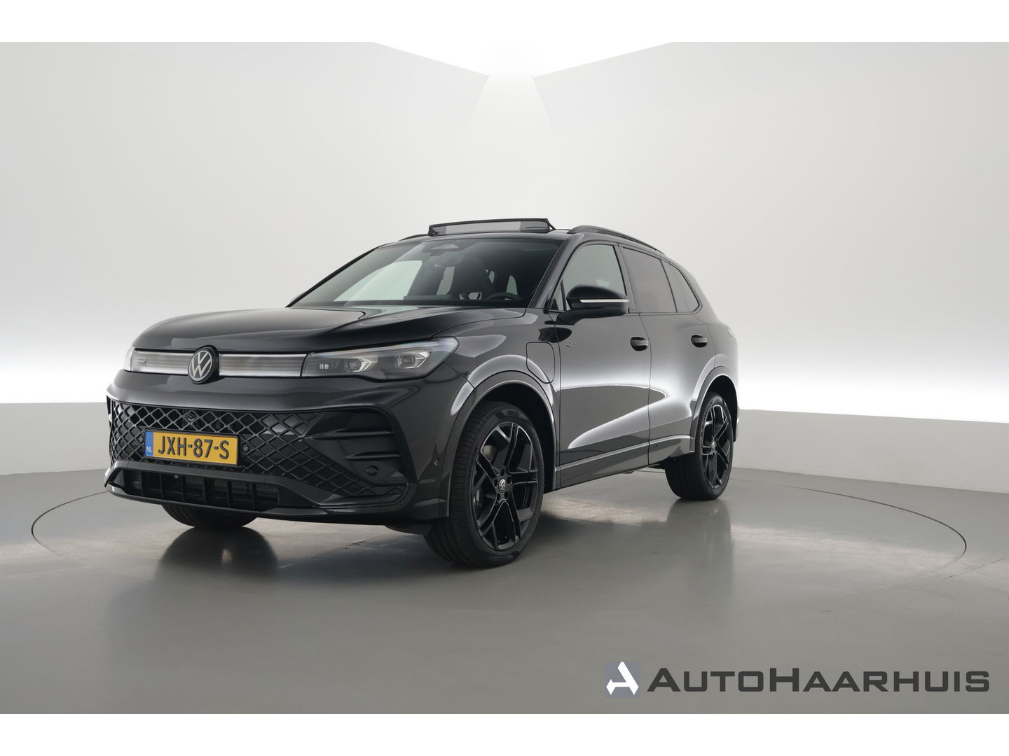 Volkswagen Tiguan 1.5 eHybrid R-Line Black Style 272pk | Pano | HUD | 360cam | Massage | Elek. Trekhaak | 20'' | Adapt. Cruise | Keyless |