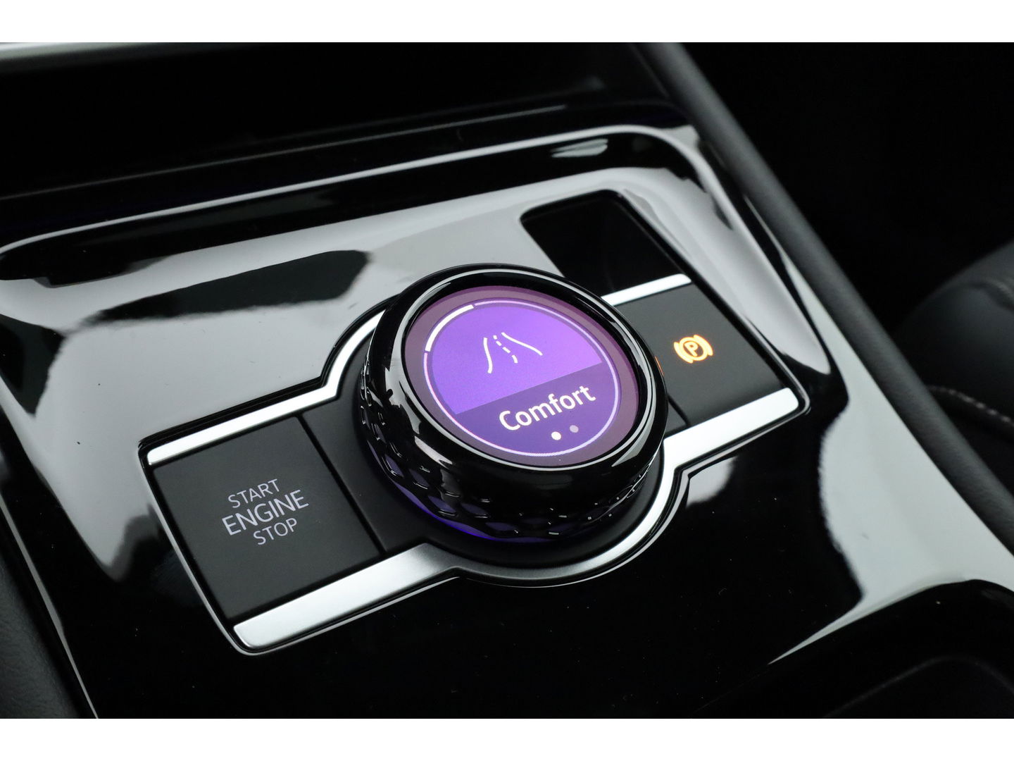 Volkswagen Tiguan 1.5 eHybrid R-Line Black Style 272pk | Pano | HUD | 360cam | Massage | Elek. Trekhaak | 20'' | Adapt. Cruise | Keyless |