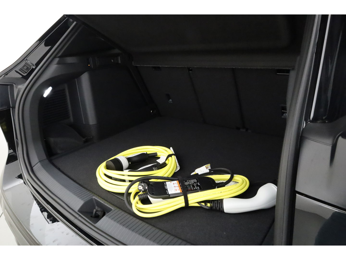 Volkswagen Tiguan 1.5 eHybrid R-Line Black Style 272pk | Pano | HUD | 360cam | Massage | Elek. Trekhaak | 20'' | Adapt. Cruise | Keyless |