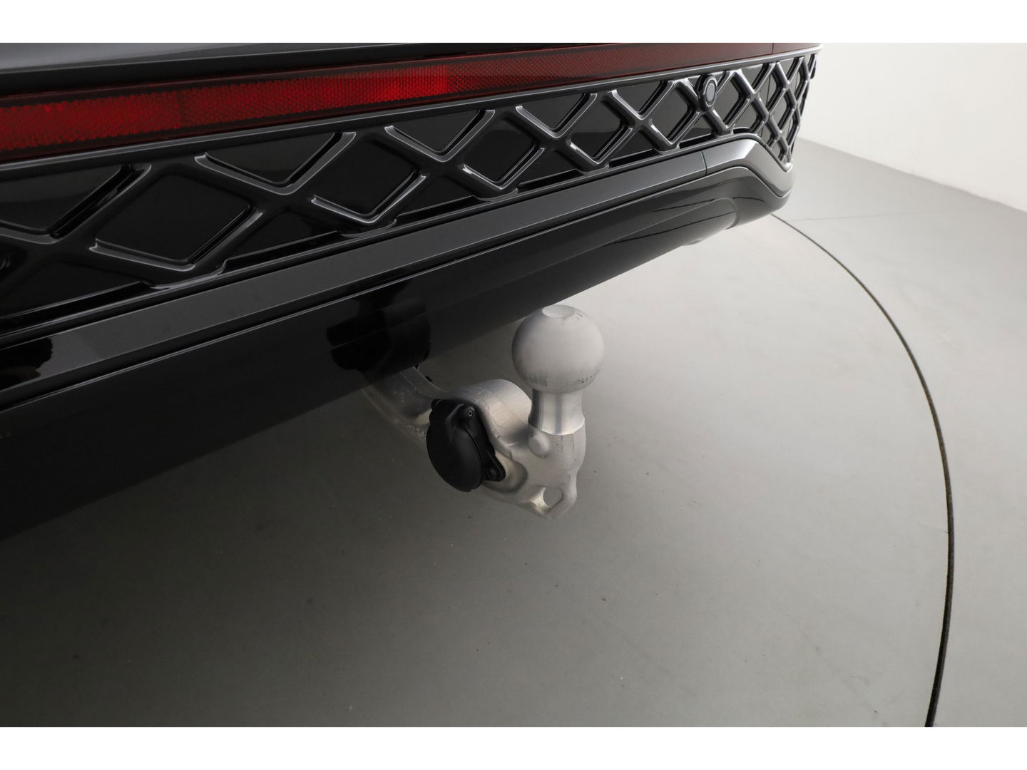 Volkswagen Tiguan 1.5 eHybrid R-Line Black Style 272pk | Pano | HUD | 360cam | Massage | Elek. Trekhaak | 20'' | Adapt. Cruise | Keyless |