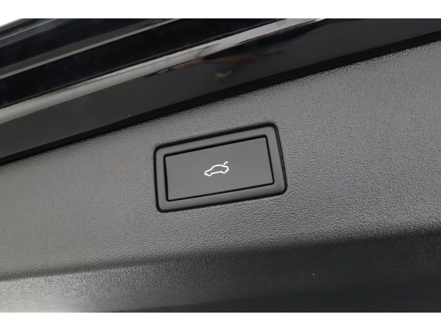 Volkswagen Tiguan 1.5 eHybrid R-Line Black Style 272pk | Pano | HUD | 360cam | Massage | Elek. Trekhaak | 20'' | Adapt. Cruise | Keyless |