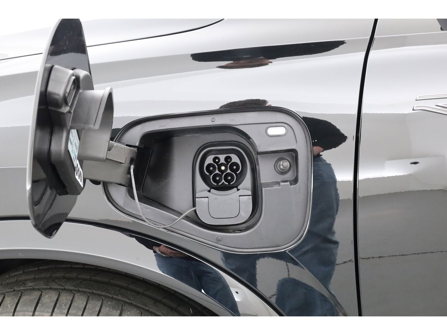 Volkswagen Tiguan 1.5 eHybrid R-Line Black Style 272pk | Pano | HUD | 360cam | Massage | Elek. Trekhaak | 20'' | Adapt. Cruise | Keyless |