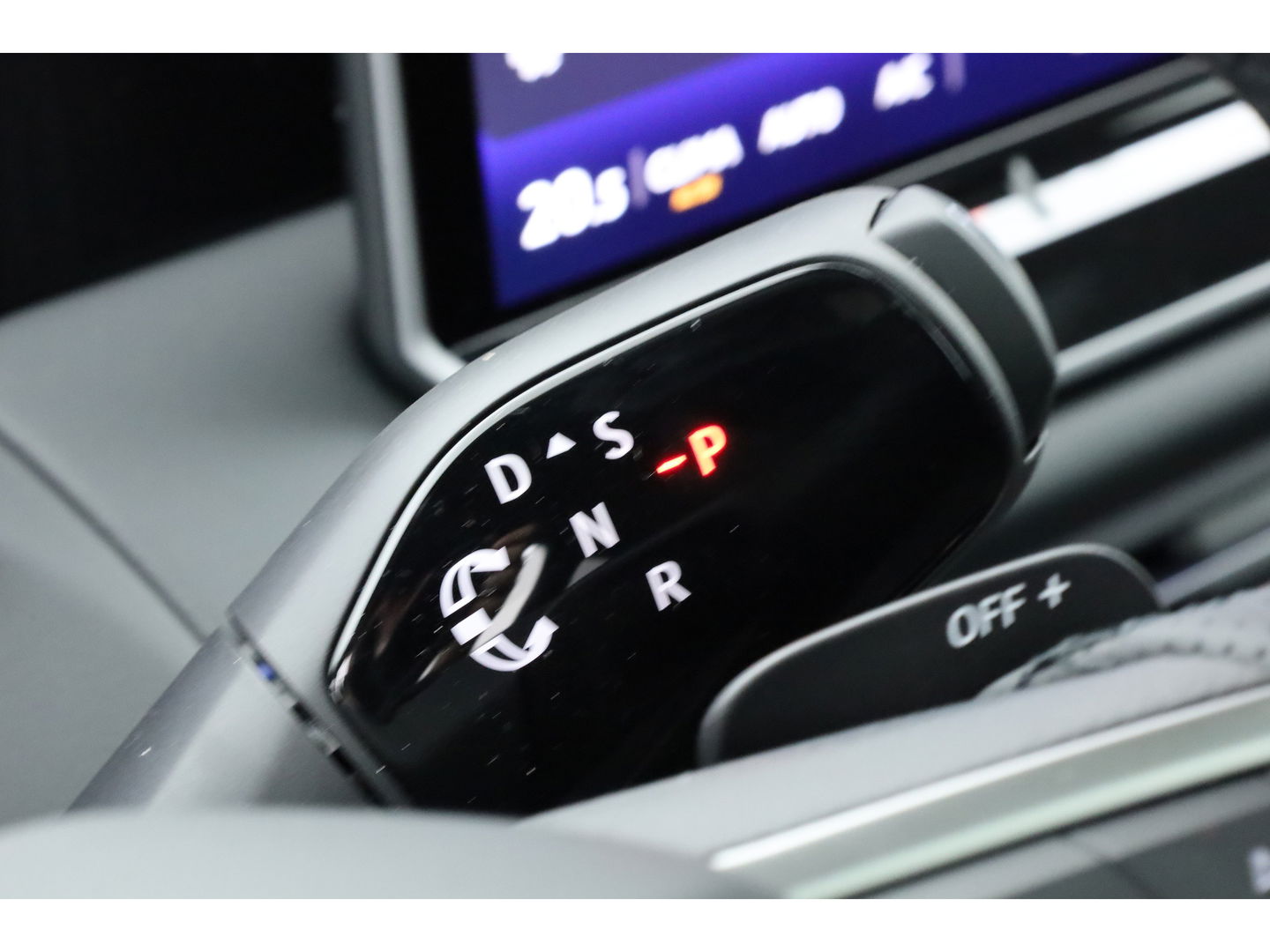 Volkswagen Tiguan 1.5 eHybrid R-Line Black Style 272pk | Pano | HUD | 360cam | Massage | Elek. Trekhaak | 20'' | Adapt. Cruise | Keyless |