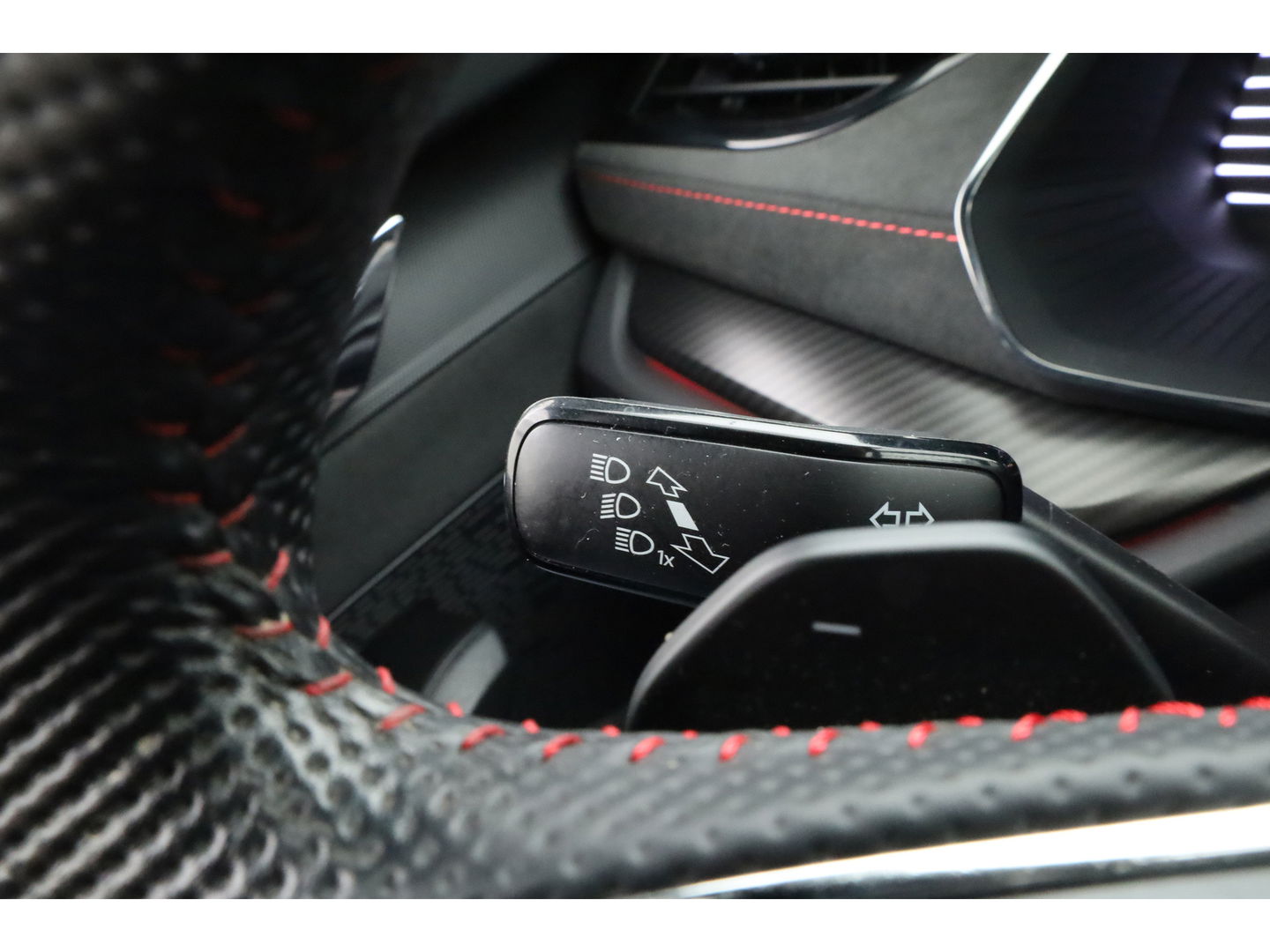 Škoda Octavia 1.4 TSI RS iV PHEV Business | Pano | HUD | Adapt. Cruise | Elek. Trekhaak | Keyless | Stoelverw. | NAV + CarPlay