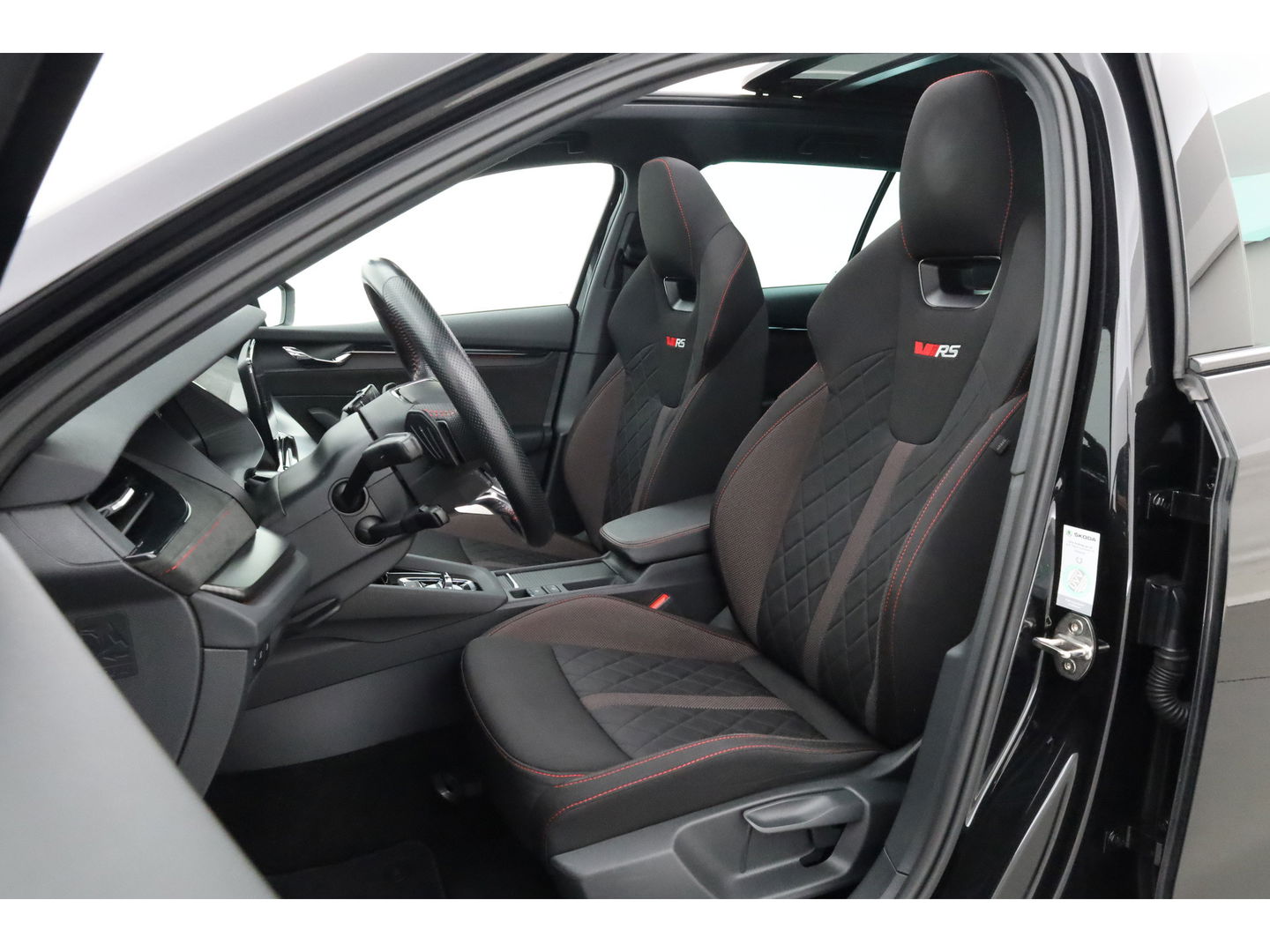 Škoda Octavia 1.4 TSI RS iV PHEV Business | Pano | HUD | Adapt. Cruise | Elek. Trekhaak | Keyless | Stoelverw. | NAV + CarPlay