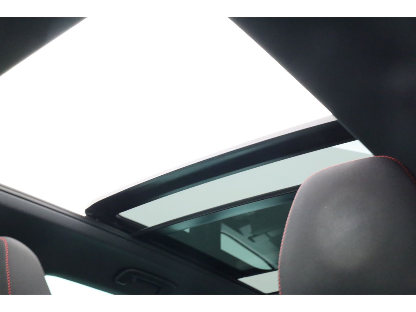 Škoda Octavia 1.4 TSI RS iV PHEV Business | Pano | HUD | Adapt. Cruise | Elek. Trekhaak | Keyless | Stoelverw. | NAV + CarPlay