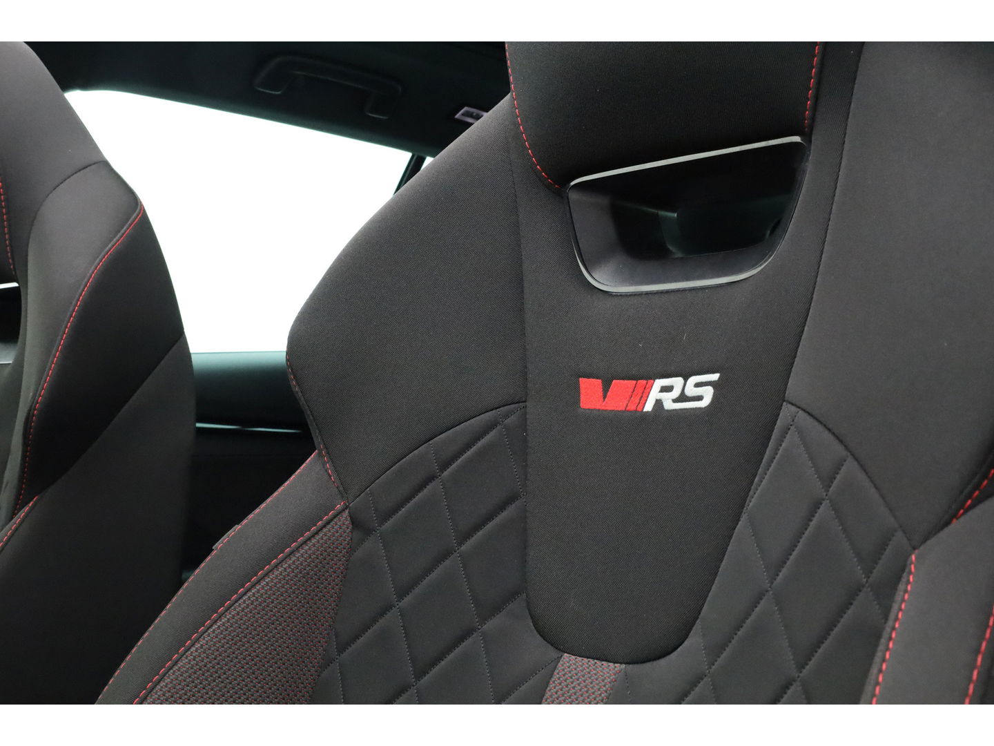 Škoda Octavia 1.4 TSI RS iV PHEV Business | Pano | HUD | Adapt. Cruise | Elek. Trekhaak | Keyless | Stoelverw. | NAV + CarPlay