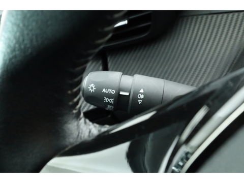 Peugeot 2008 1.5 BlueHDi Active | Navi by Apple CarPlay | Airco | Cruise Ctrl. | PDC A | LED | DAB