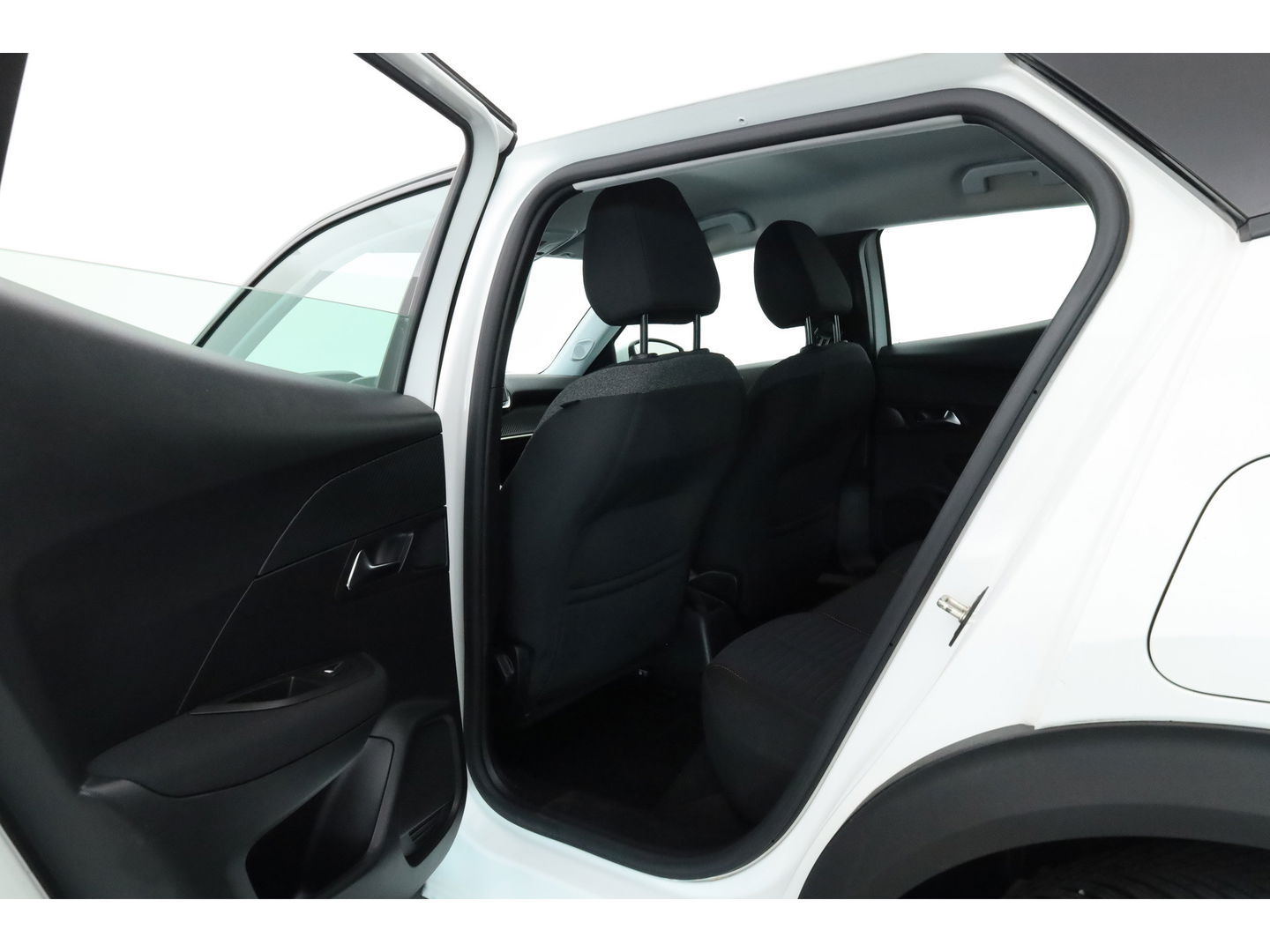 Peugeot 2008 1.5 BlueHDi Active | Navi by Apple CarPlay | Airco | Cruise Ctrl. | PDC A | LED | DAB