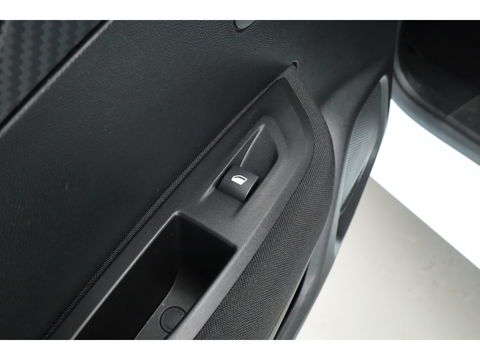 Peugeot 2008 1.5 BlueHDi Active | Navi by Apple CarPlay | Airco | Cruise Ctrl. | PDC A | LED | DAB