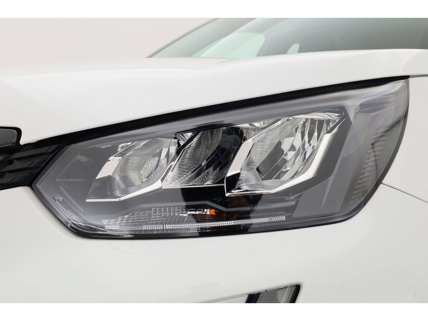 Peugeot 2008 1.5 BlueHDi Active | Navi by Apple CarPlay | Airco | Cruise Ctrl. | PDC A | LED | DAB