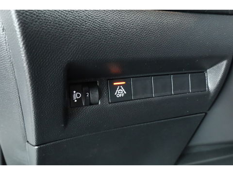 Peugeot 2008 1.2 PureTech Active | Apple CarPlay & Android Auto | Cruise Control | DAB | PDC+A | LED | Airco