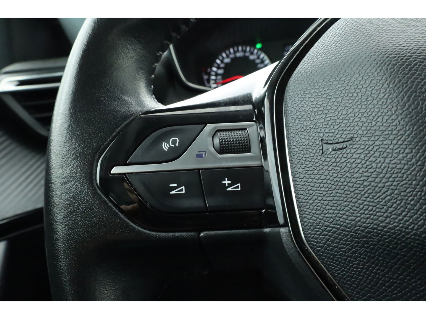 Peugeot 2008 1.2 PureTech Active | Apple CarPlay & Android Auto | Cruise Control | DAB | PDC+A | LED | Airco