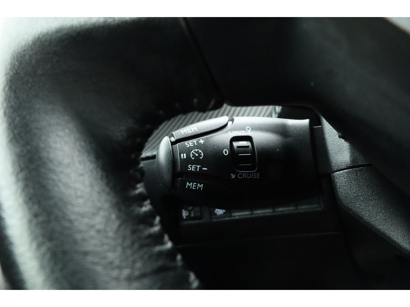 Peugeot 2008 1.2 PureTech Active | Apple CarPlay & Android Auto | Cruise Control | DAB | PDC+A | LED | Airco