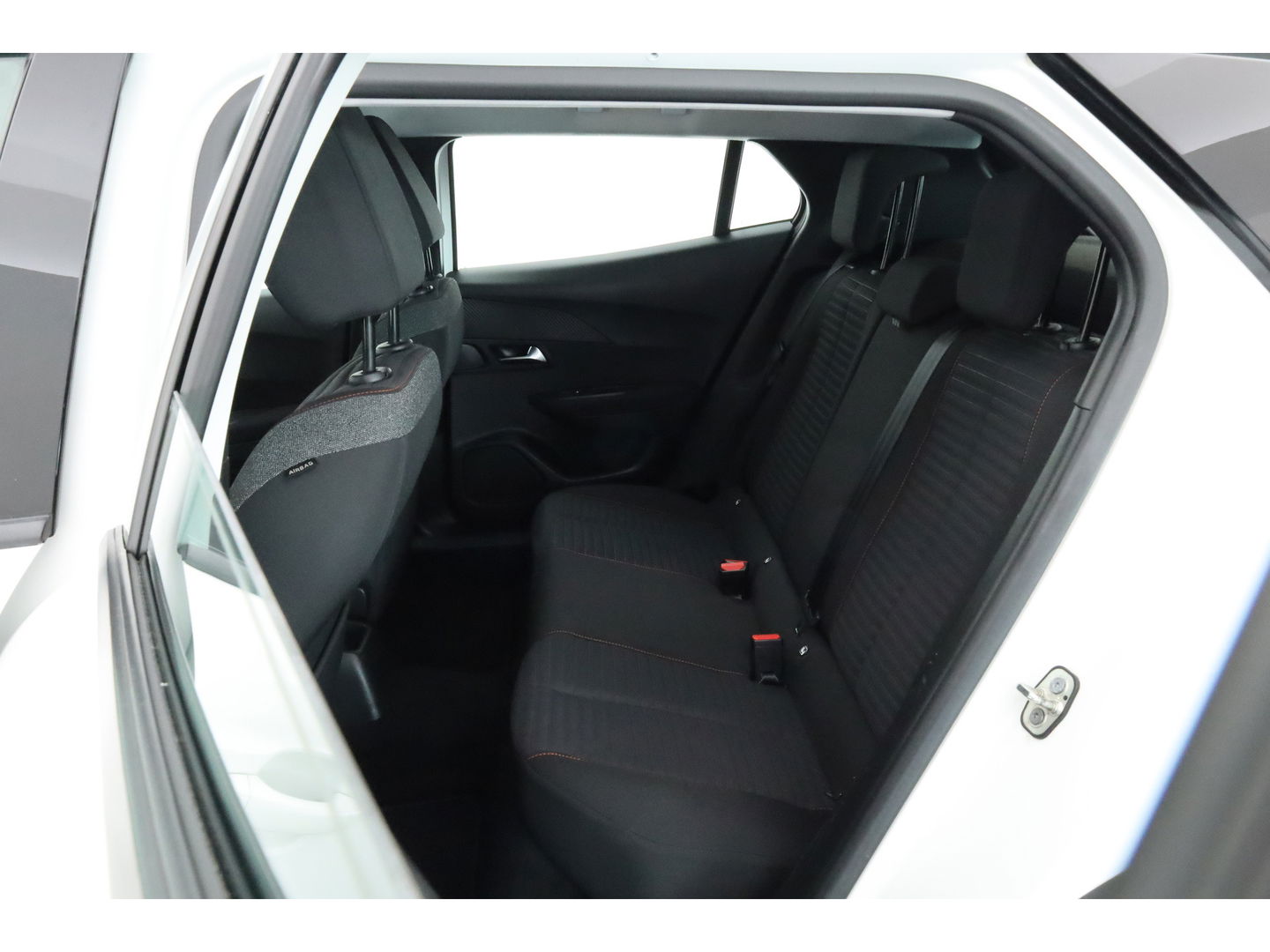 Peugeot 2008 1.2 PureTech Active | Apple CarPlay & Android Auto | Cruise Control | DAB | PDC+A | LED | Airco