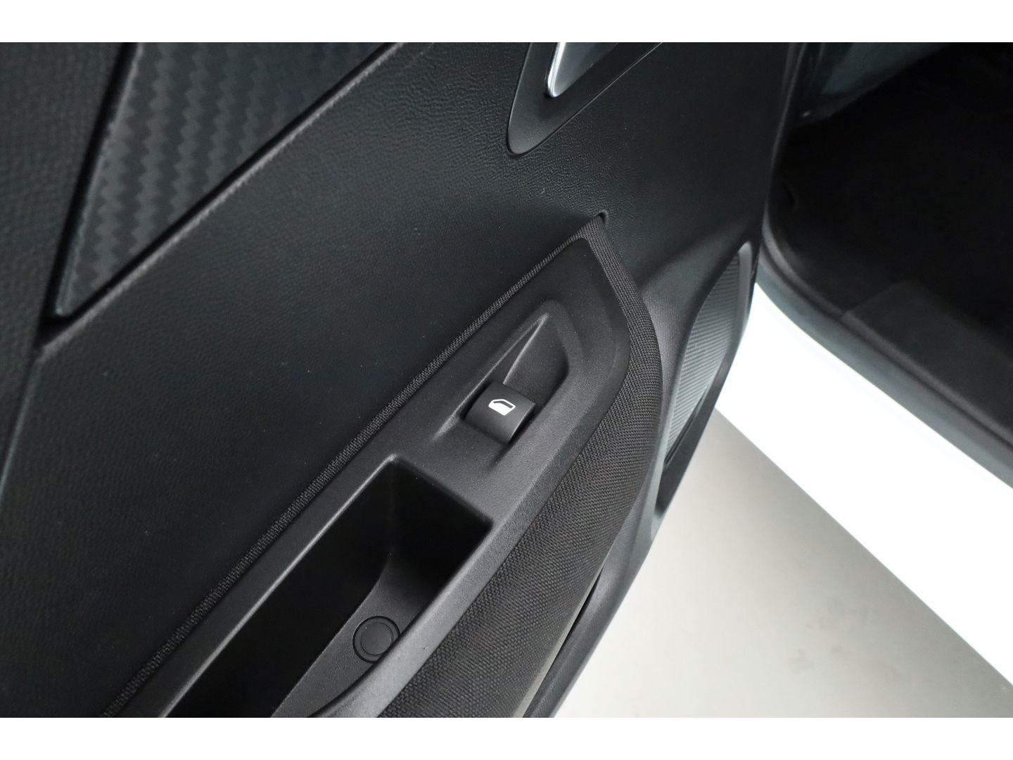 Peugeot 2008 1.2 PureTech Active | Apple CarPlay & Android Auto | Cruise Control | DAB | PDC+A | LED | Airco