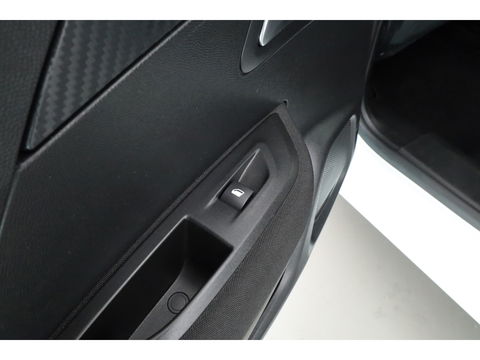 Peugeot 2008 1.2 PureTech Active | Apple CarPlay & Android Auto | Cruise Control | DAB | PDC+A | LED | Airco