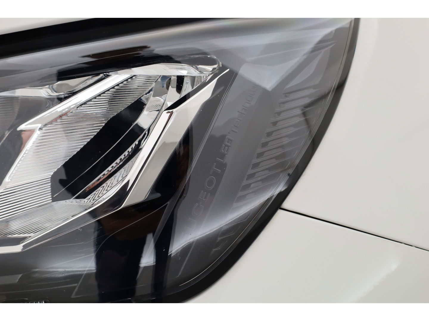 Peugeot 2008 1.2 PureTech Active | Apple CarPlay & Android Auto | Cruise Control | DAB | PDC+A | LED | Airco