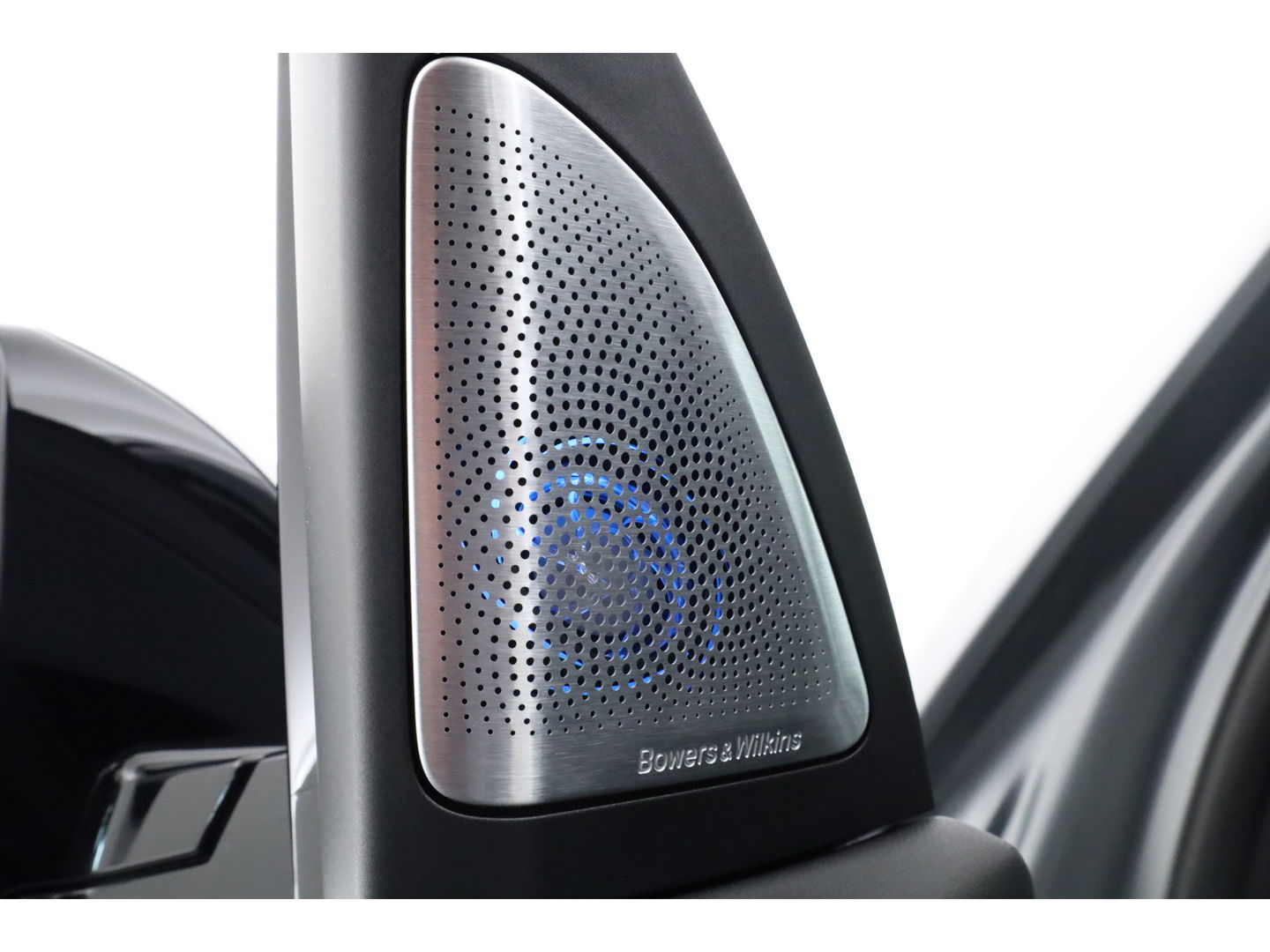 BMW X5 xDrive50e M Sport Frozen pure Grey | Skylounge | Soft Close | Achterasbesturing | 360cam | B&W Aduio | 22'' | Stoelvent. | Carbon | Luchtvering