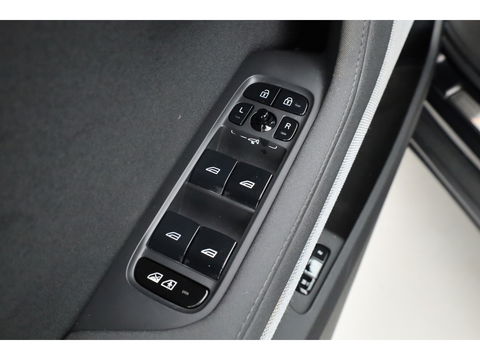 Polestar 2 Long Range Dual Motor Launch Edition 78kWh | SOH 92% | Pano | Elek. Trekhaak | 360cam | H&K Audio | 4x Stoelverw. | Elek. Stoelen | 20''