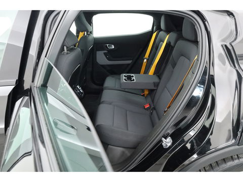 Polestar 2 Long Range Dual Motor Launch Edition 78kWh | SOH 92% | Pano | Elek. Trekhaak | 360cam | H&K Audio | 4x Stoelverw. | Elek. Stoelen | 20''