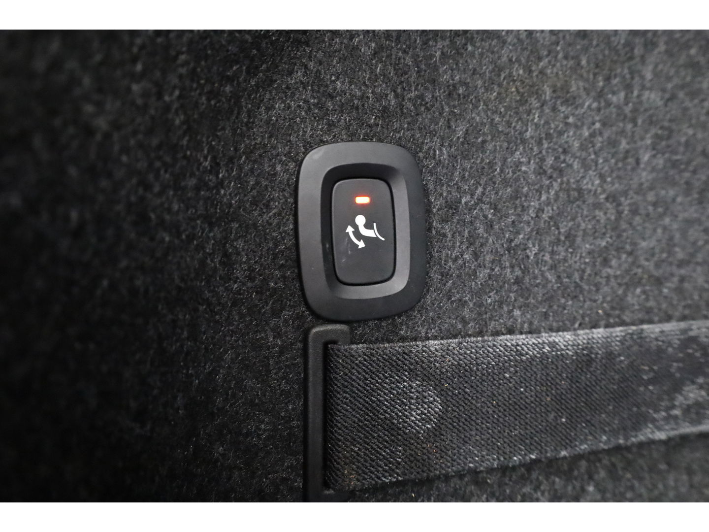 Polestar 2 Long Range Dual Motor Launch Edition 78kWh | SOH 92% | Pano | Elek. Trekhaak | 360cam | H&K Audio | 4x Stoelverw. | Elek. Stoelen | 20''