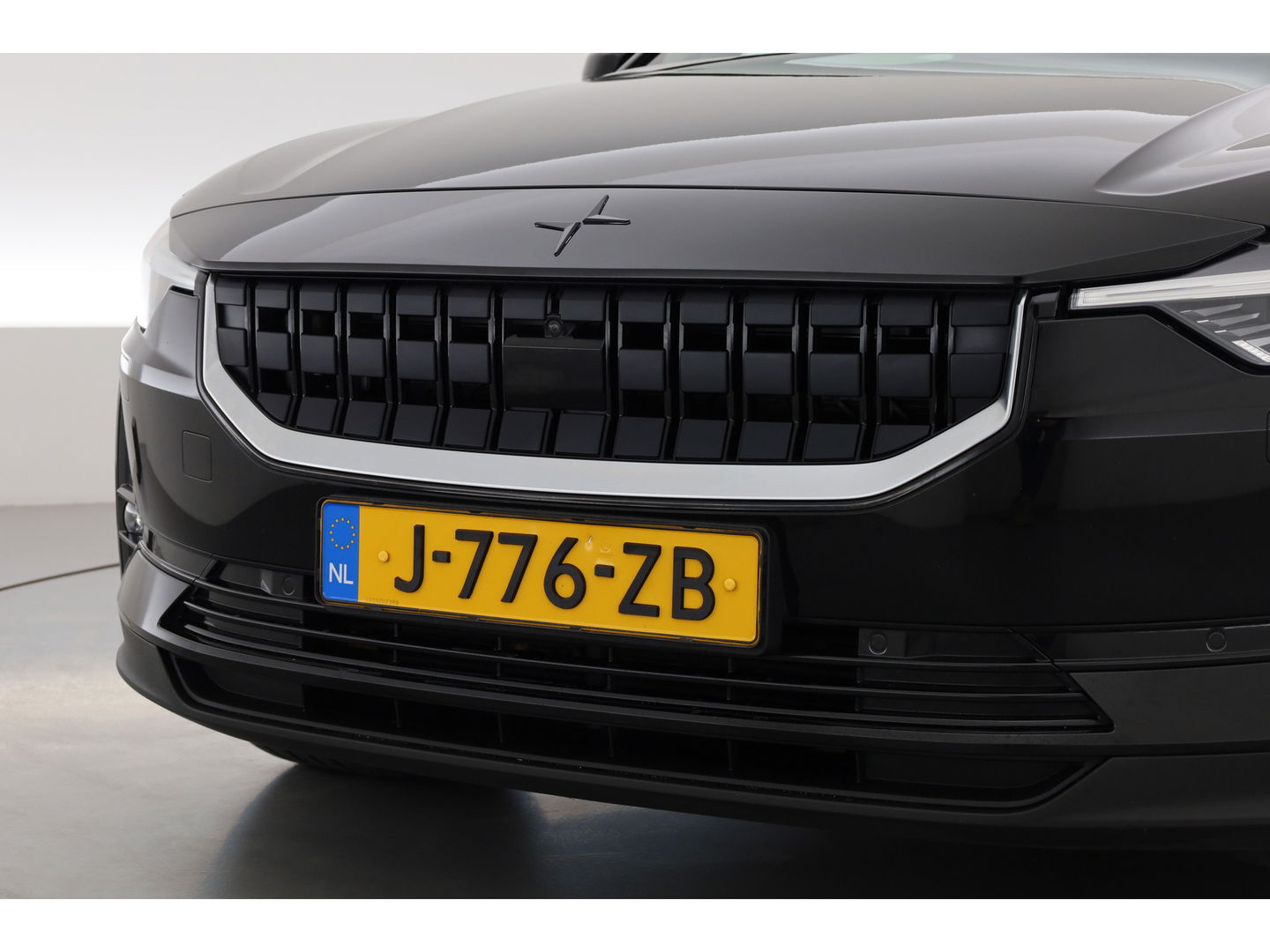 Polestar 2 Long Range Dual Motor Launch Edition 78kWh | SOH 92% | Pano | Elek. Trekhaak | 360cam | H&K Audio | 4x Stoelverw. | Elek. Stoelen | 20''