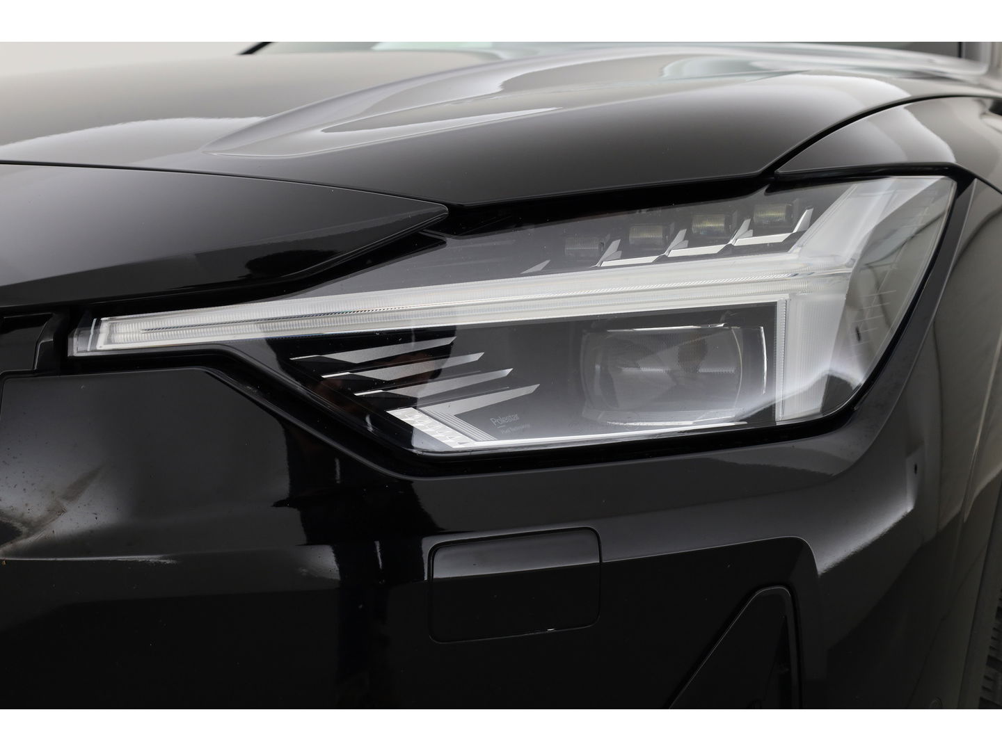 Polestar 2 Long Range Dual Motor Launch Edition 78kWh | SOH 92% | Pano | Elek. Trekhaak | 360cam | H&K Audio | 4x Stoelverw. | Elek. Stoelen | 20''