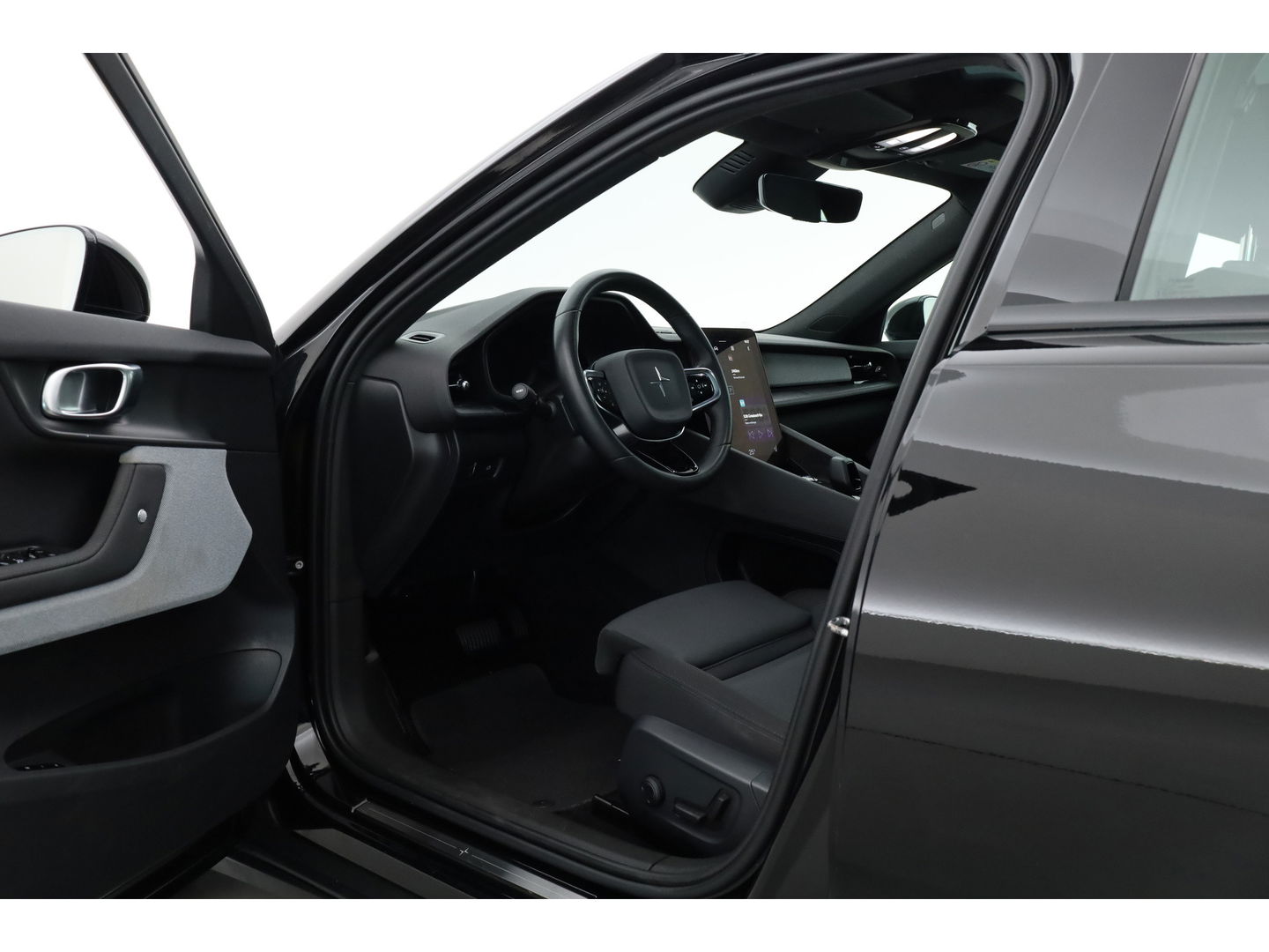 Polestar 2 Long Range Dual Motor Launch Edition 78kWh | SOH 92% | Pano | Elek. Trekhaak | 360cam | H&K Audio | 4x Stoelverw. | Elek. Stoelen | 20''