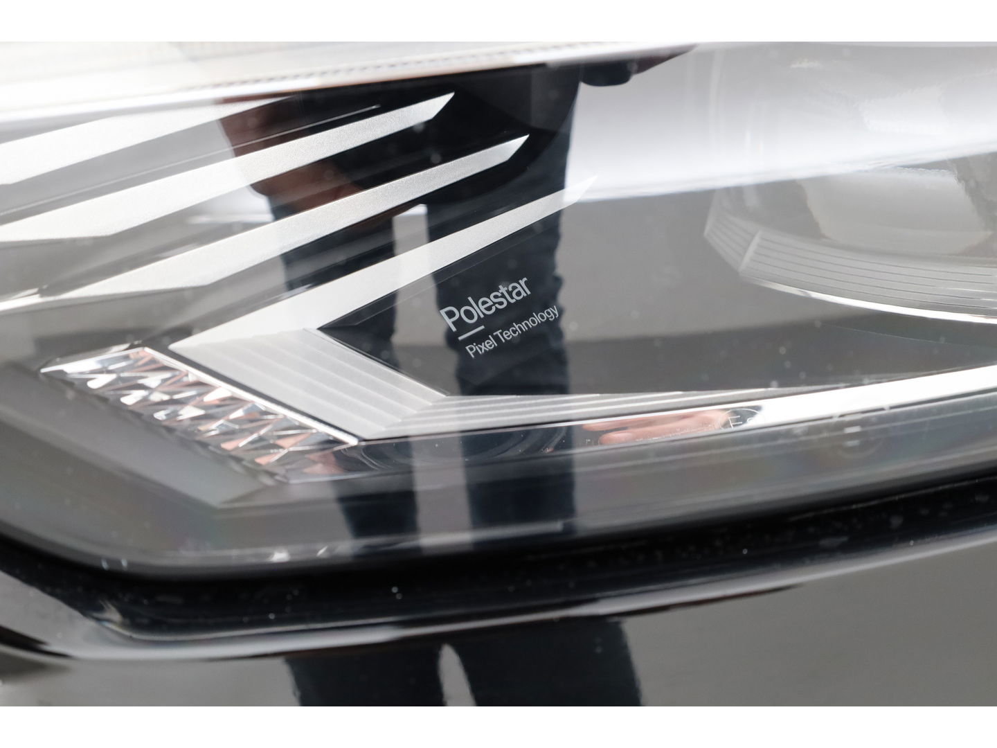 Polestar 2 Long Range Dual Motor Launch Edition 78kWh | SOH 92% | Pano | Elek. Trekhaak | 360cam | H&K Audio | 4x Stoelverw. | Elek. Stoelen | 20''