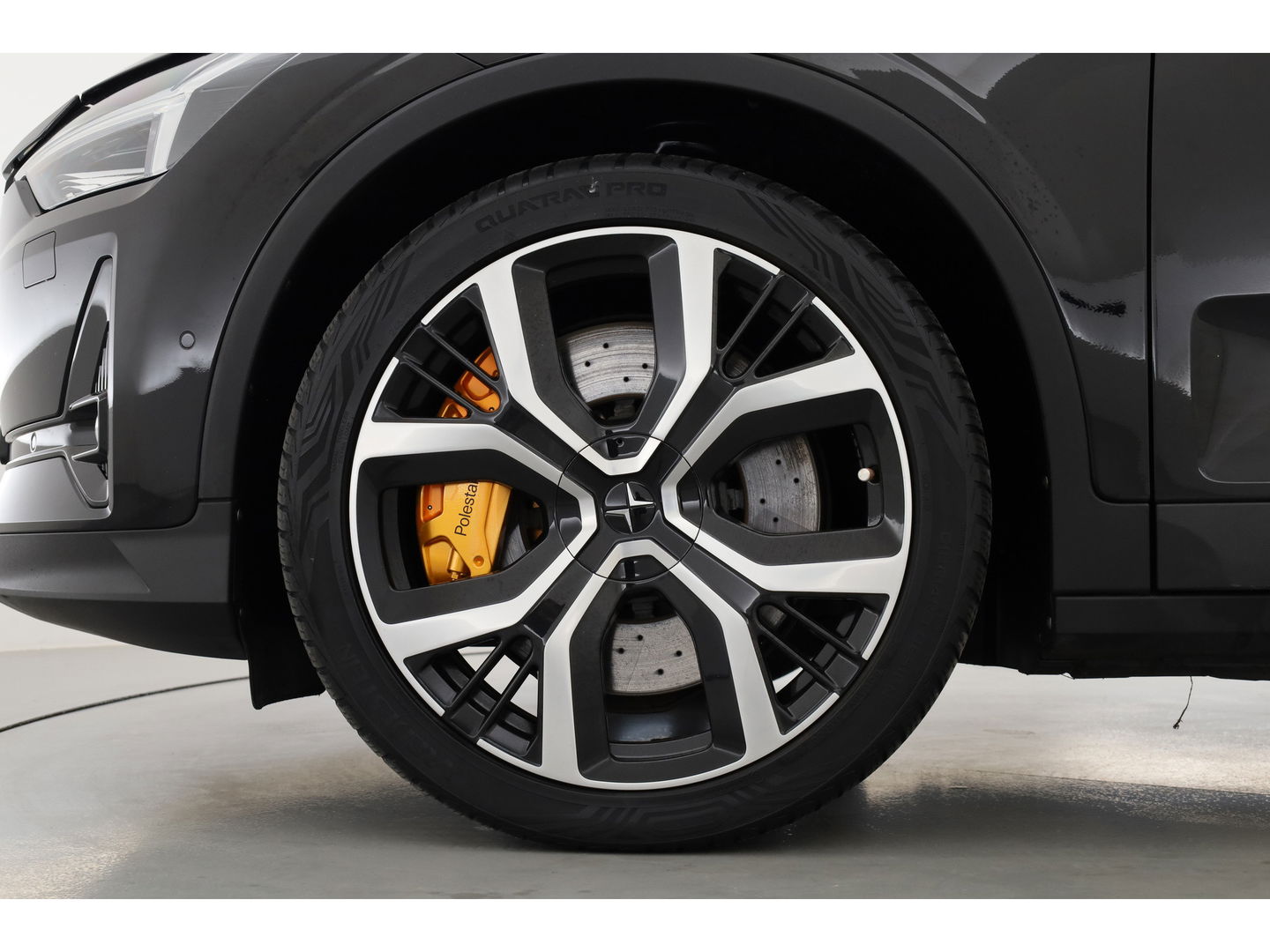 Polestar 2 Long Range Dual Motor Launch Edition 78kWh | SOH 92% | Pano | Elek. Trekhaak | 360cam | H&K Audio | 4x Stoelverw. | Elek. Stoelen | 20''