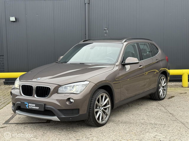 BMW X1 - xDrive20i High Executive AUTOMAAT|PANODAK|TREKHAAK|