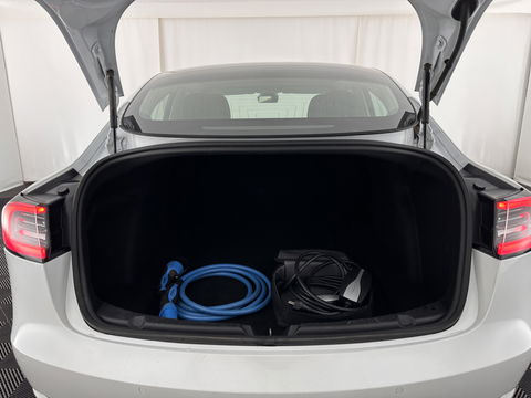 Tesla Model 3 Standard RWD Plus 60 kWh [ 3-Fase-11kW ] {SOH-97%} (INCL.BTW) Aut. *PANO | AUTO-PILOT | LEATHER | KEYLESS | FULL-LED | MEMORY-PACK | TOP-VIEW | DAB | CARPLAY | DIGI-COCKPIT | LANE-ASSIST | COMFORT-SEATS | 18"ALU*