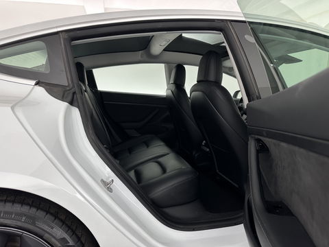 Tesla Model 3 Standard RWD Plus 60 kWh [ 3-Fase-11kW ] {SOH-97%} (INCL.BTW) Aut. *PANO | AUTO-PILOT | LEATHER | KEYLESS | FULL-LED | MEMORY-PACK | TOP-VIEW | DAB | CARPLAY | DIGI-COCKPIT | LANE-ASSIST | COMFORT-SEATS | 18"ALU*