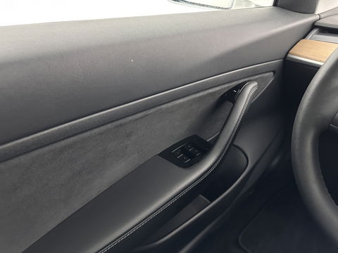 Tesla Model 3 Standard RWD Plus 60 kWh [ 3-Fase-11kW ] {SOH-97%} (INCL.BTW) Aut. *PANO | AUTO-PILOT | LEATHER | KEYLESS | FULL-LED | MEMORY-PACK | TOP-VIEW | DAB | CARPLAY | DIGI-COCKPIT | LANE-ASSIST | COMFORT-SEATS | 18"ALU*