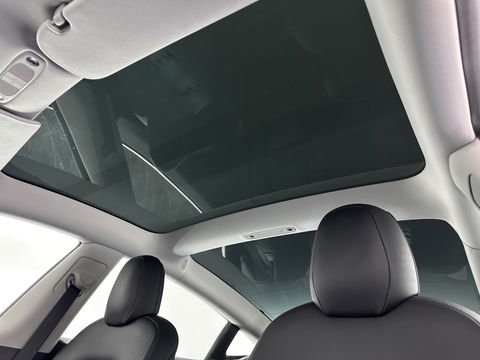 Tesla Model 3 Standard RWD Plus 60 kWh [ 3-Fase-11kW ] {SOH-97%} (INCL.BTW) Aut. *PANO | AUTO-PILOT | LEATHER | KEYLESS | FULL-LED | MEMORY-PACK | TOP-VIEW | DAB | CARPLAY | DIGI-COCKPIT | LANE-ASSIST | COMFORT-SEATS | 18"ALU*