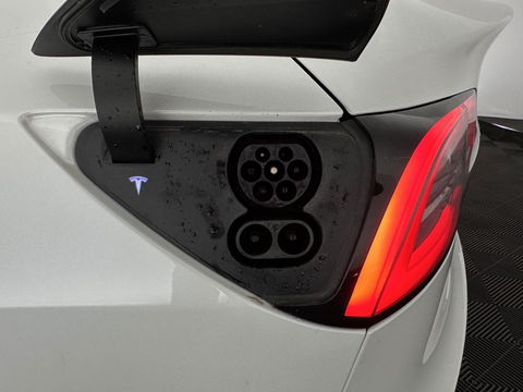 Tesla Model 3 Standard RWD Plus 60 kWh [ 3-Fase-11kW ] {SOH-97%} (INCL.BTW) Aut. *PANO | AUTO-PILOT | LEATHER | KEYLESS | FULL-LED | MEMORY-PACK | TOP-VIEW | DAB | CARPLAY | DIGI-COCKPIT | LANE-ASSIST | COMFORT-SEATS | 18"ALU*