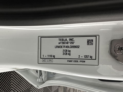 Tesla Model 3 Standard RWD Plus 60 kWh [ 3-Fase-11kW ] {SOH-97%} (INCL.BTW) Aut. *PANO | AUTO-PILOT | LEATHER | KEYLESS | FULL-LED | MEMORY-PACK | TOP-VIEW | DAB | CARPLAY | DIGI-COCKPIT | LANE-ASSIST | COMFORT-SEATS | 18"ALU*