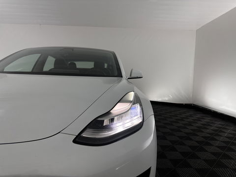 Tesla Model 3 Standard RWD Plus 60 kWh [ 3-Fase-11kW ] {SOH-97%} (INCL.BTW) Aut. *PANO | AUTO-PILOT | LEATHER | KEYLESS | FULL-LED | MEMORY-PACK | TOP-VIEW | DAB | CARPLAY | DIGI-COCKPIT | LANE-ASSIST | COMFORT-SEATS | 18"ALU*