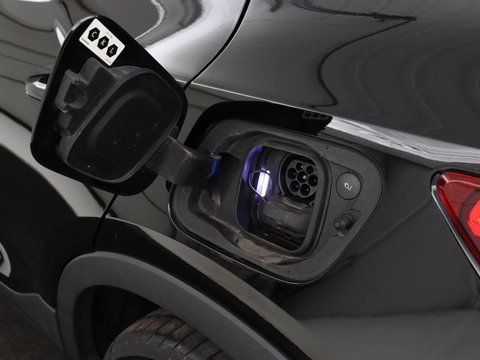 Volvo XC40 Recharge P8 AWD R Design | Stoel & stuurverwarming | Harman/Kardon | Adaptive cruise | Carplay | Navigatie | Keyless | Leder/Alcantara | Parkeerhulp | Full LED