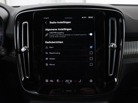 Volvo XC40 Recharge P8 AWD R Design | Stoel & stuurverwarming | Harman/Kardon | Adaptive cruise | Carplay | Navigatie | Keyless | Leder/Alcantara | Parkeerhulp | Full LED