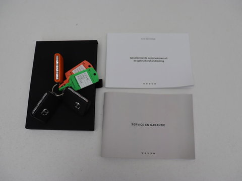 Volvo XC40 Recharge P8 AWD R Design | Stoel & stuurverwarming | Harman/Kardon | Adaptive cruise | Carplay | Navigatie | Keyless | Leder/Alcantara | Parkeerhulp | Full LED