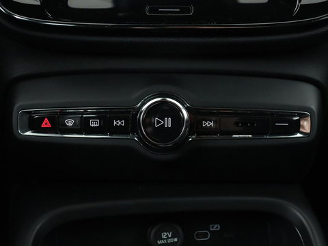 Volvo XC40 Recharge P8 AWD R Design | Stoel & stuurverwarming | Harman/Kardon | Adaptive cruise | Carplay | Navigatie | Keyless | Leder/Alcantara | Parkeerhulp | Full LED