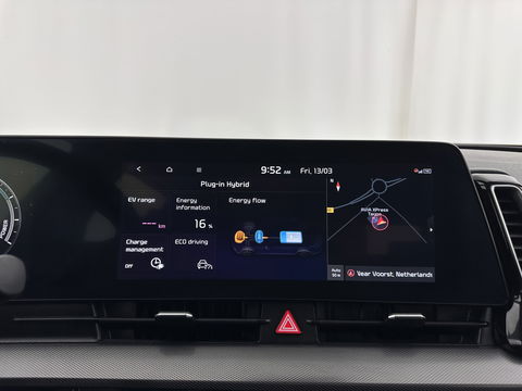 Kia Sportage 1.6 T-GDi Plug-in Hybrid AWD DynamicLine (INCL-BTW)  Aut.*FULL-LED | ADAPTIVE-CRUISE | WIDE-SCREEN-DIGI-COCKPIT | NAVI-FULLMAP | DAB | COMFORT-SEATS | ECC | SHIFT-PADDLES | CAMERA | PDC | CARPLAY | 19''ALU*