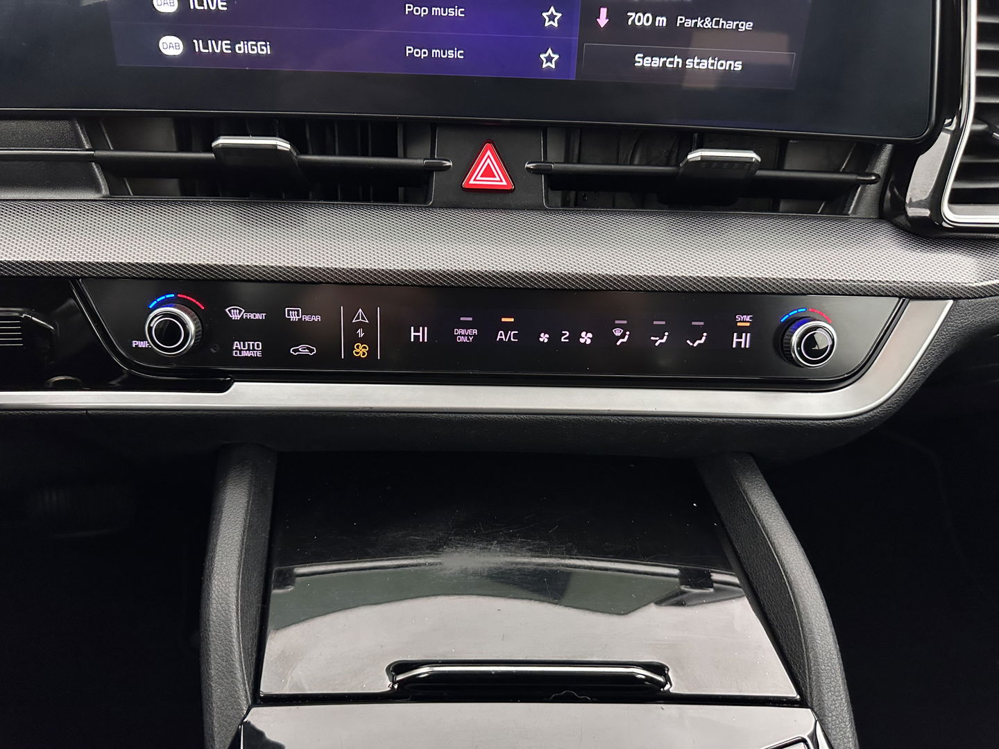 Kia Sportage 1.6 T-GDi Plug-in Hybrid AWD DynamicLine (INCL-BTW)  Aut.*FULL-LED | ADAPTIVE-CRUISE | WIDE-SCREEN-DIGI-COCKPIT | NAVI-FULLMAP | DAB | COMFORT-SEATS | ECC | SHIFT-PADDLES | CAMERA | PDC | CARPLAY | 19''ALU*