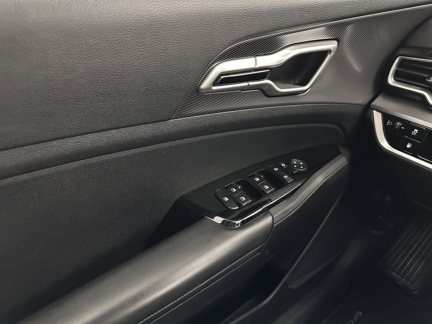 Kia Sportage 1.6 T-GDi Plug-in Hybrid AWD DynamicLine (INCL-BTW)  Aut.*FULL-LED | ADAPTIVE-CRUISE | WIDE-SCREEN-DIGI-COCKPIT | NAVI-FULLMAP | DAB | COMFORT-SEATS | ECC | SHIFT-PADDLES | CAMERA | PDC | CARPLAY | 19''ALU*