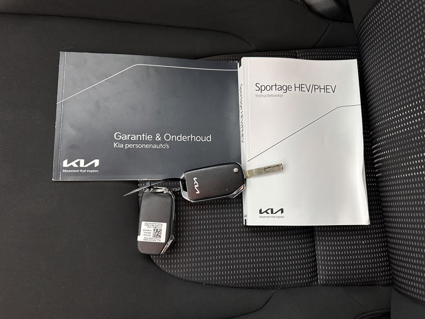 Kia Sportage 1.6 T-GDi Plug-in Hybrid AWD DynamicLine (INCL-BTW)  Aut.*FULL-LED | ADAPTIVE-CRUISE | WIDE-SCREEN-DIGI-COCKPIT | NAVI-FULLMAP | DAB | COMFORT-SEATS | ECC | SHIFT-PADDLES | CAMERA | PDC | CARPLAY | 19''ALU*