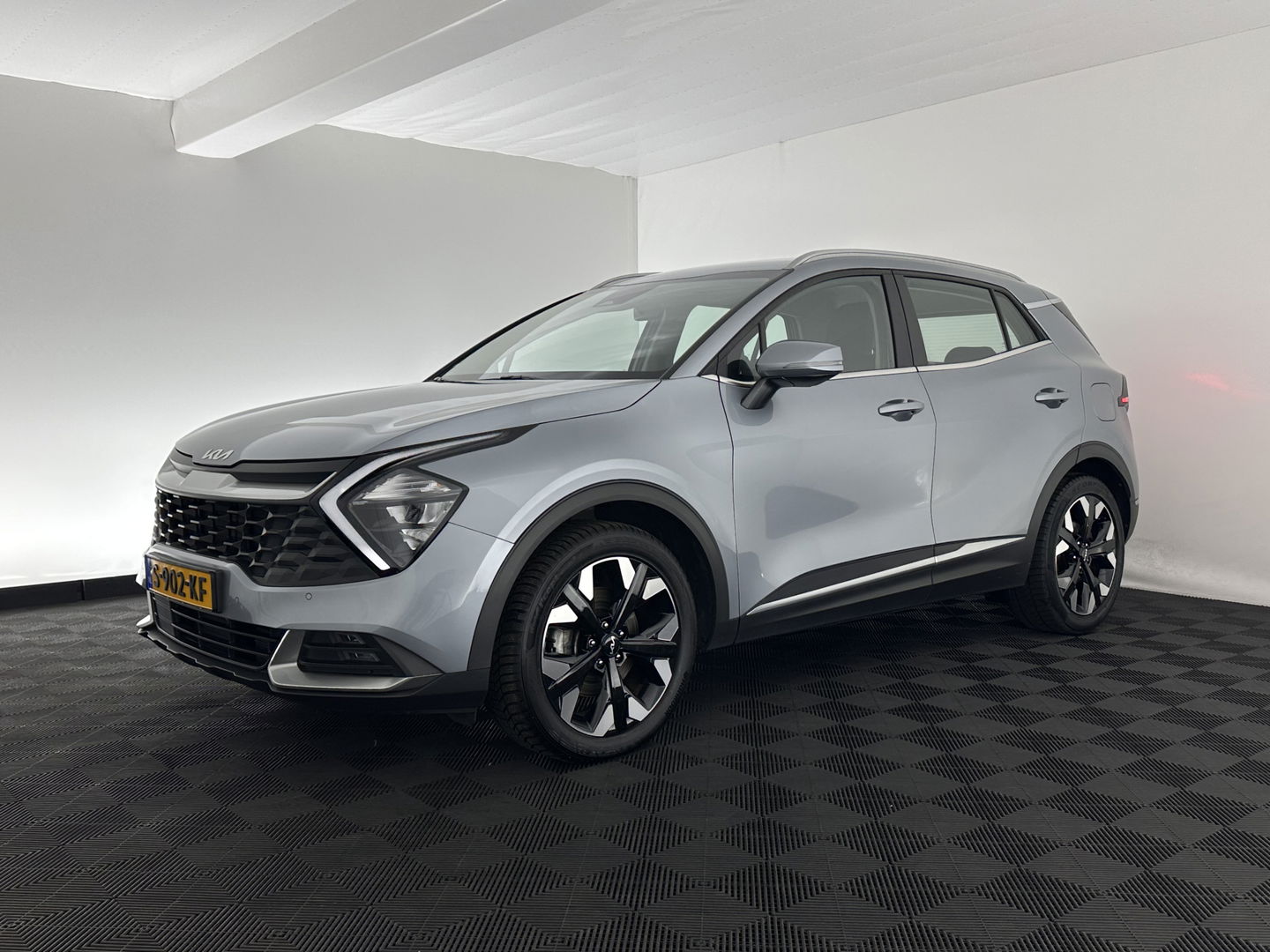 Kia Sportage 1.6 T-GDi Plug-in Hybrid AWD DynamicLine (INCL-BTW)  Aut.*FULL-LED | ADAPTIVE-CRUISE | WIDE-SCREEN-DIGI-COCKPIT | NAVI-FULLMAP | DAB | COMFORT-SEATS | ECC | SHIFT-PADDLES | CAMERA | PDC | CARPLAY | 19''ALU*