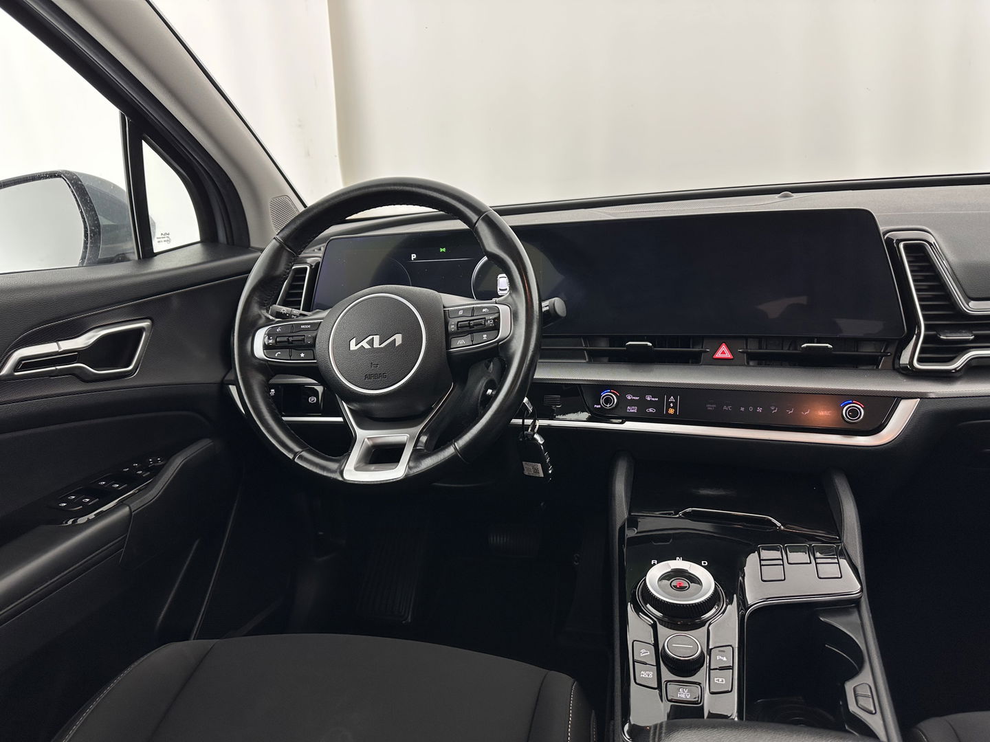 Kia Sportage 1.6 T-GDi Plug-in Hybrid AWD DynamicLine (INCL-BTW)  Aut.*FULL-LED | ADAPTIVE-CRUISE | WIDE-SCREEN-DIGI-COCKPIT | NAVI-FULLMAP | DAB | COMFORT-SEATS | ECC | SHIFT-PADDLES | CAMERA | PDC | CARPLAY | 19''ALU*