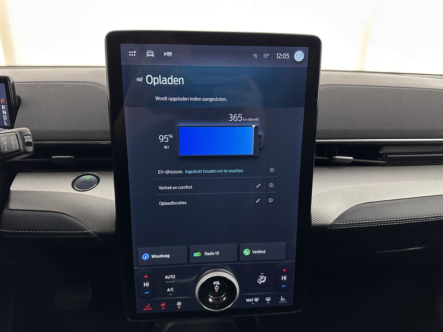 Ford Mustang Mach-E RWD 75 kWh [ 3-Fase ] {SOH-88%} (INCL.BTW) *LEATHER | FULL-LED | DAB | DIGI-COCKPIT | KEYLESS | NAVI-FULLMAP | CARPLAY | HEATED-COMFORTSEATS | TOPVIEW | ADAPTIVE-CRUISE | PRIVACY-GLASS | 18'' ALU*